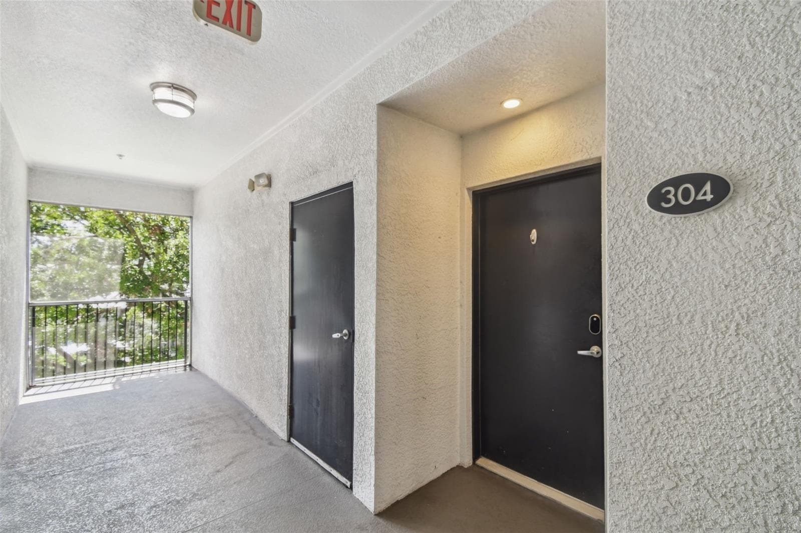 435 S Oregon Ave #304 photo 3