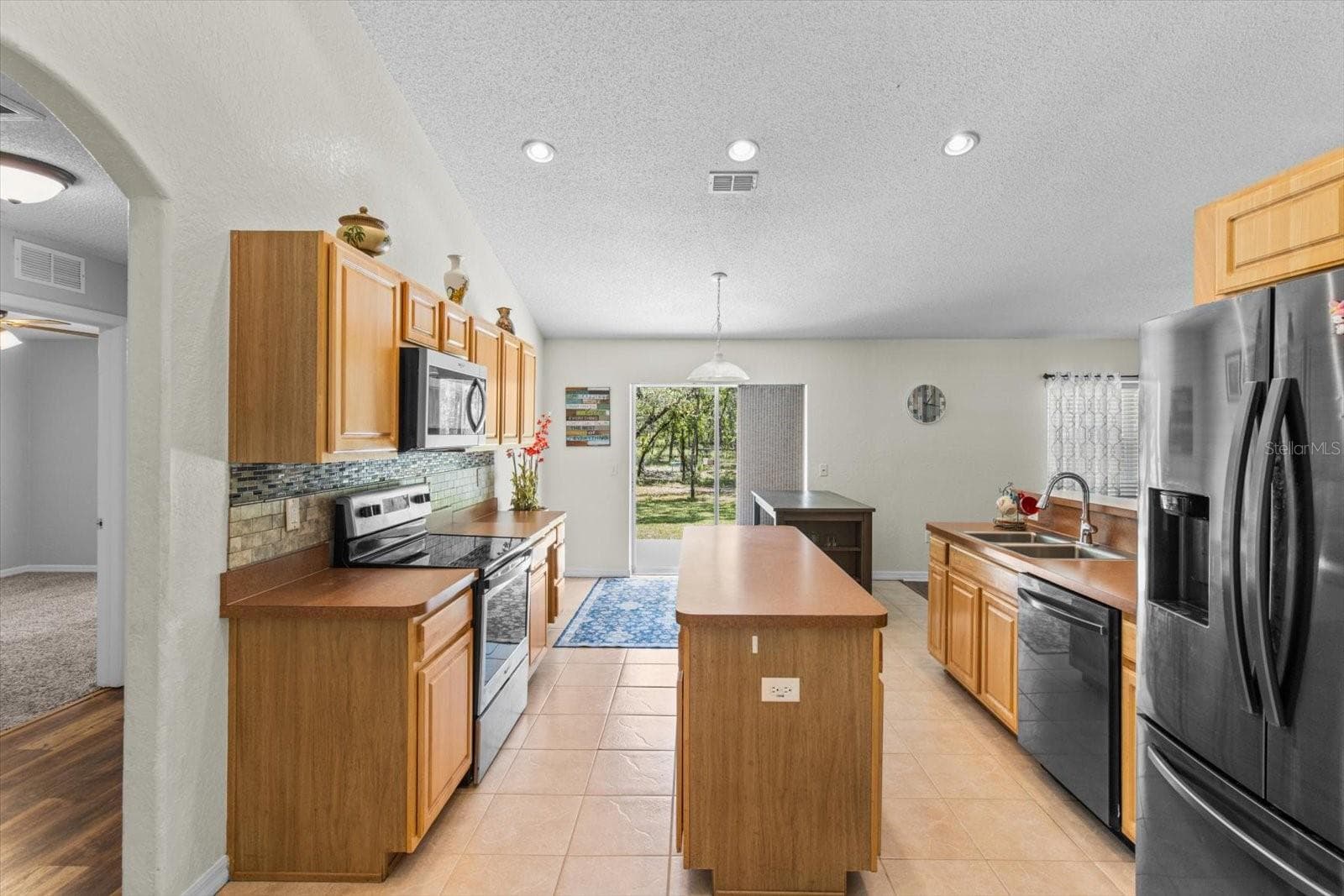 16038 Malden Rd photo 5
