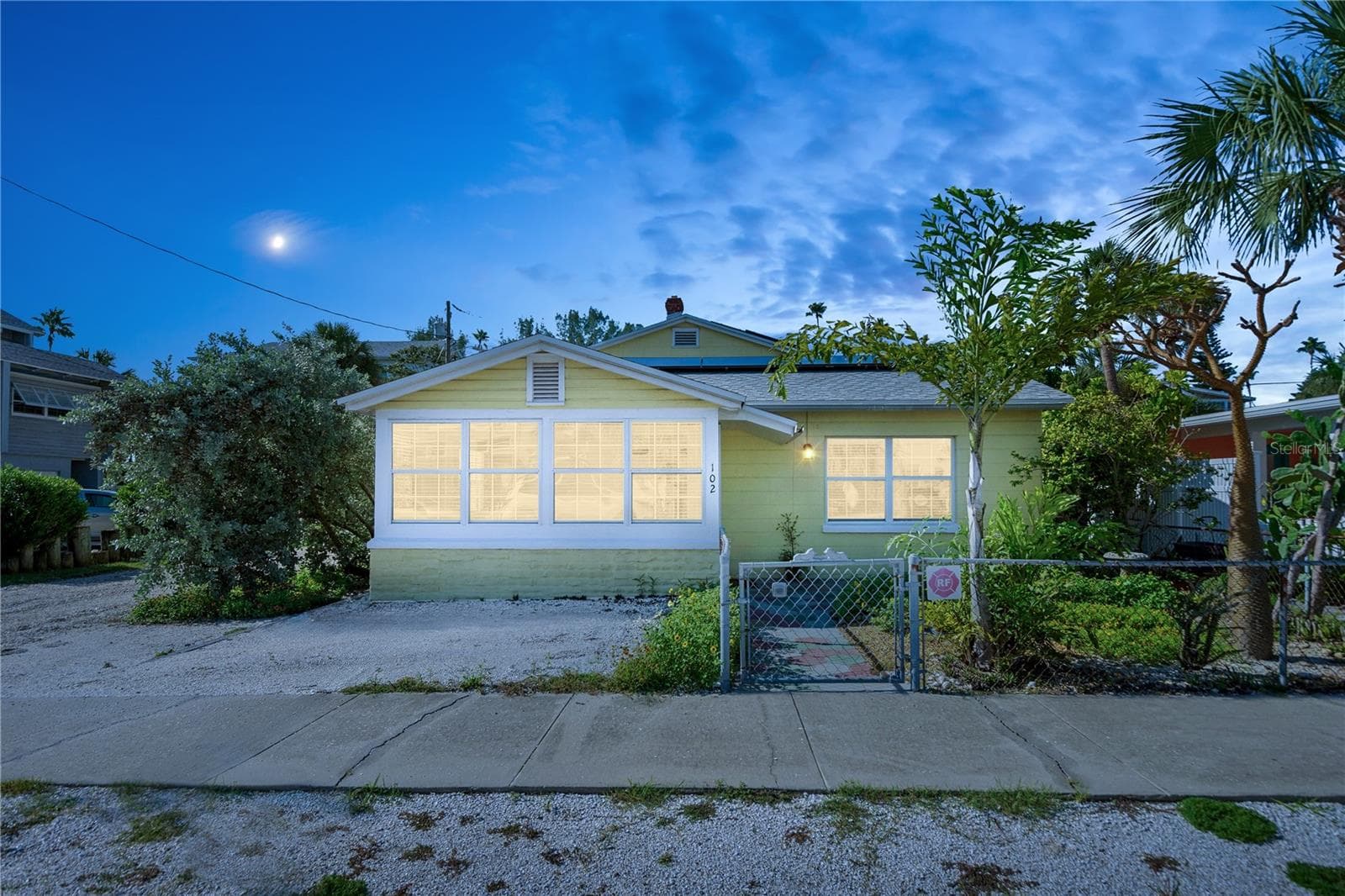 102 11th Ave photo 3