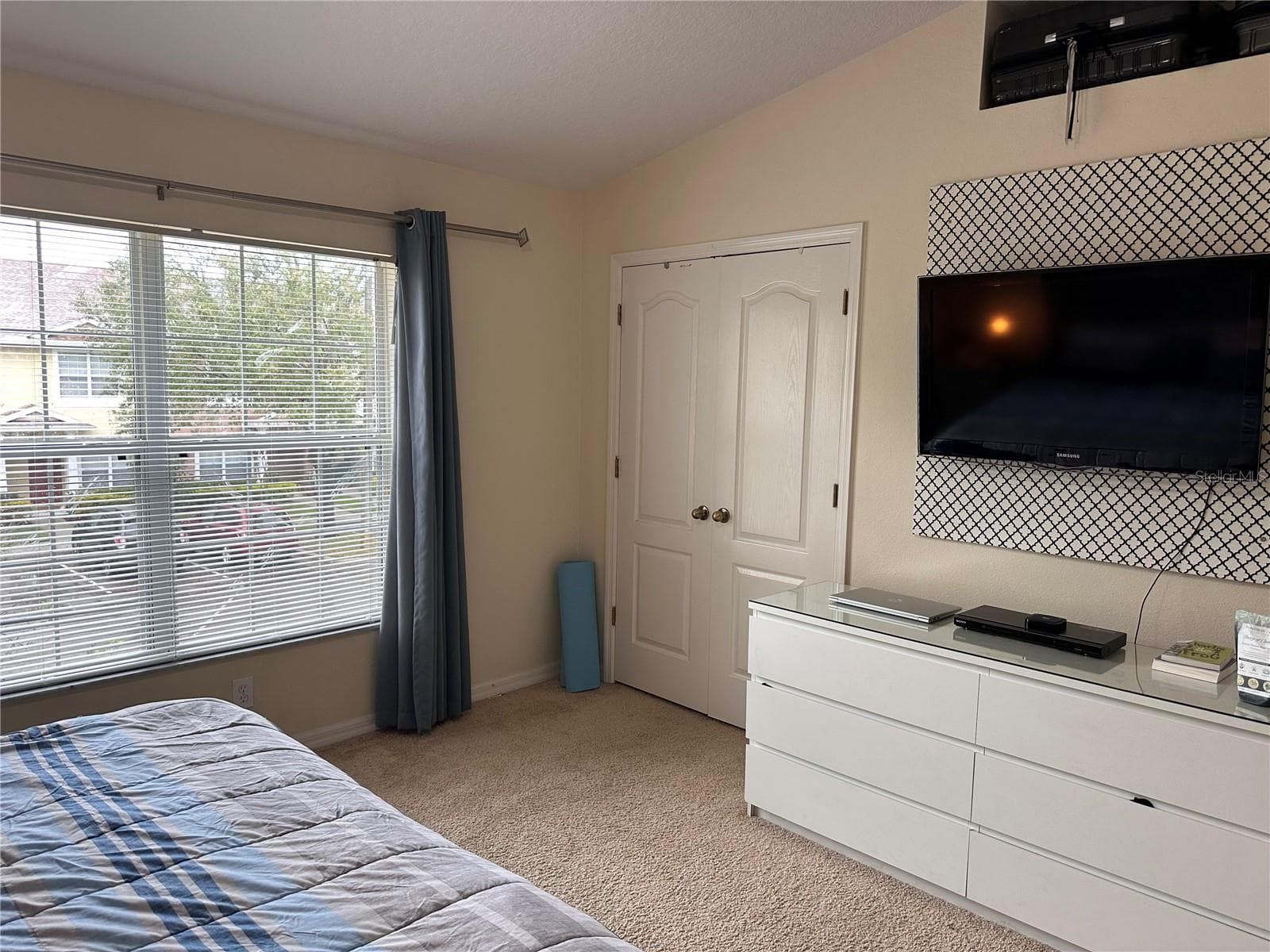 1042 N Sleepy Oak Dr photo 3