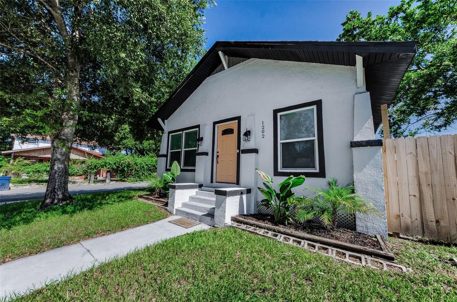 1202 E 32nd Ave