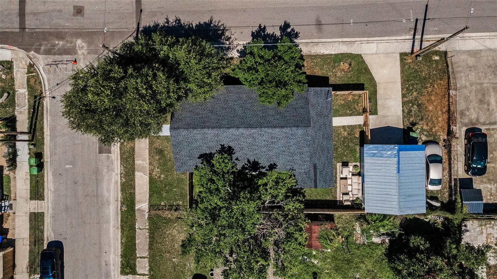 1202 E 32nd Ave photo 3