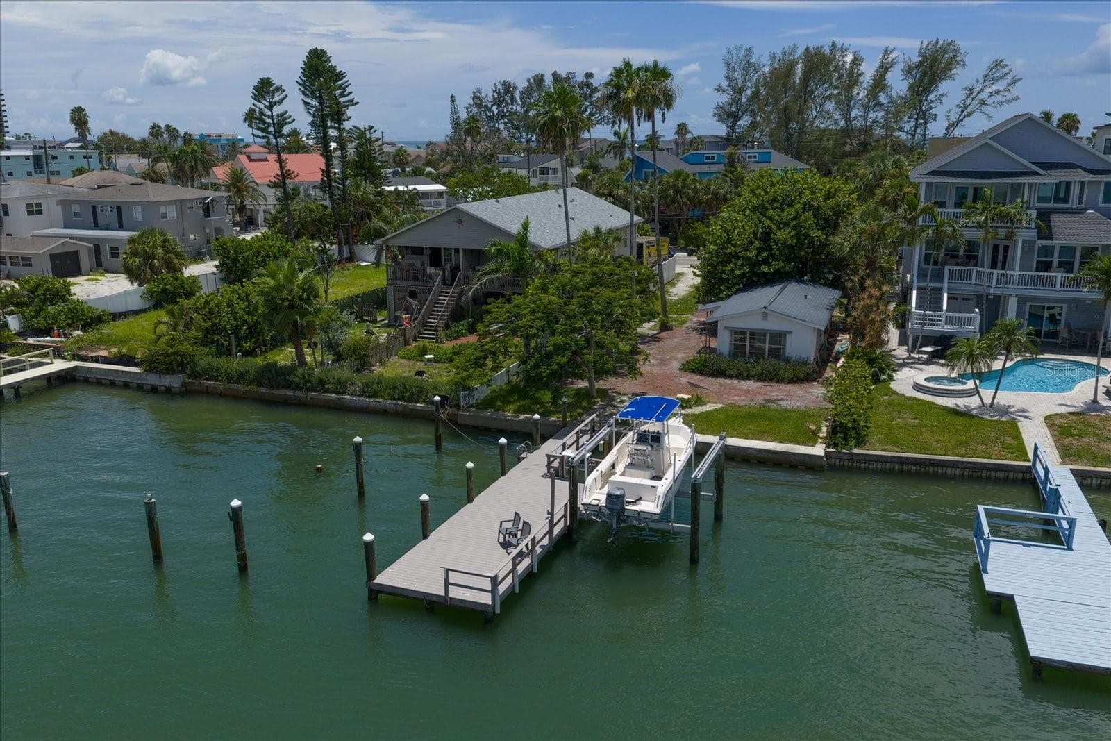 8405 Bayshore Dr photo 3