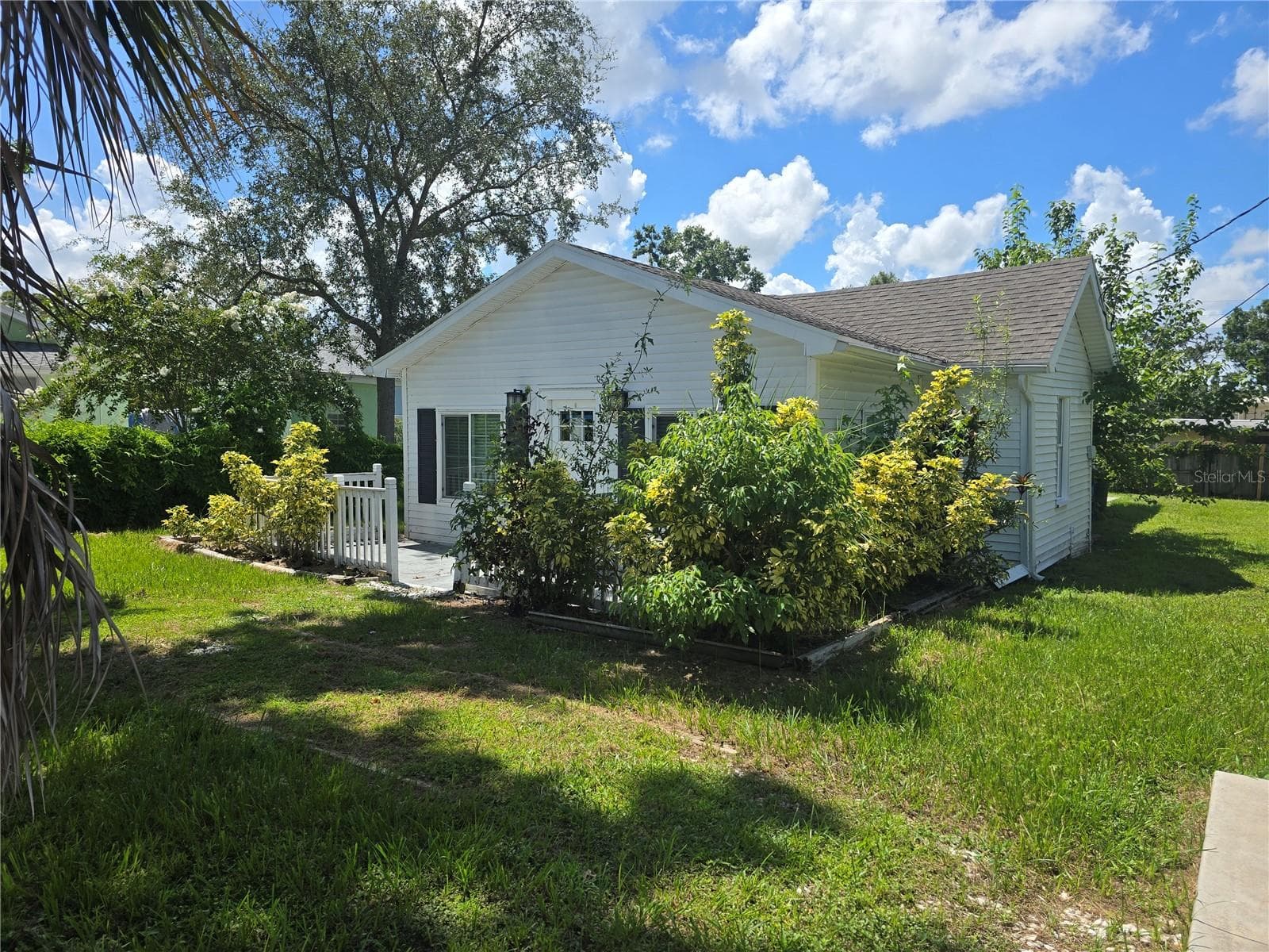 1327 Georgia Ave photo 4