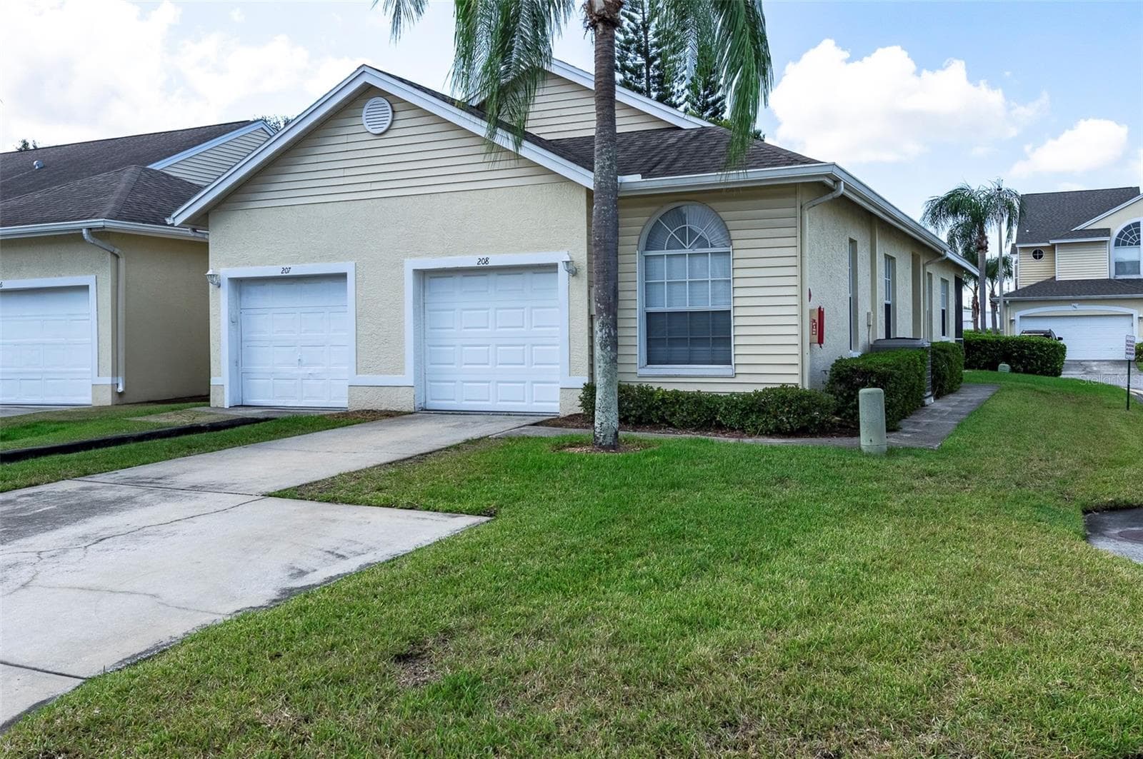 1050 Starkey Rd #208 photo 3
