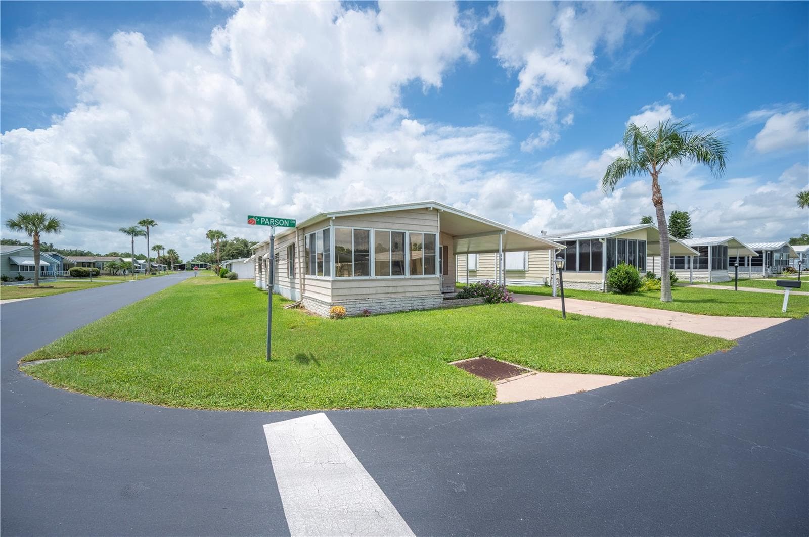 95 Parson Dr photo 3