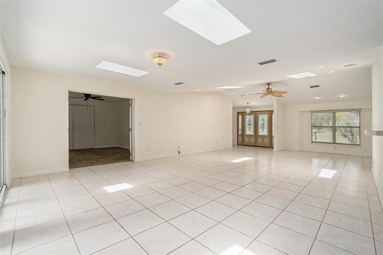 2057 Brent Pl photo 3