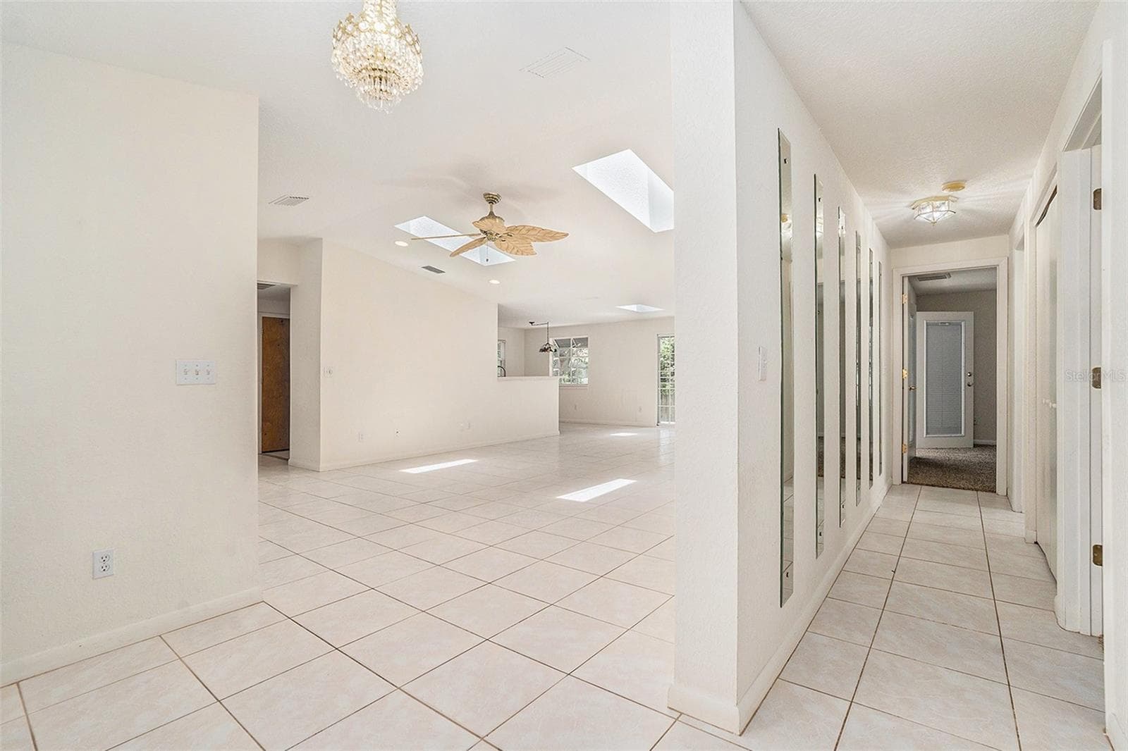 2057 Brent Pl photo 5