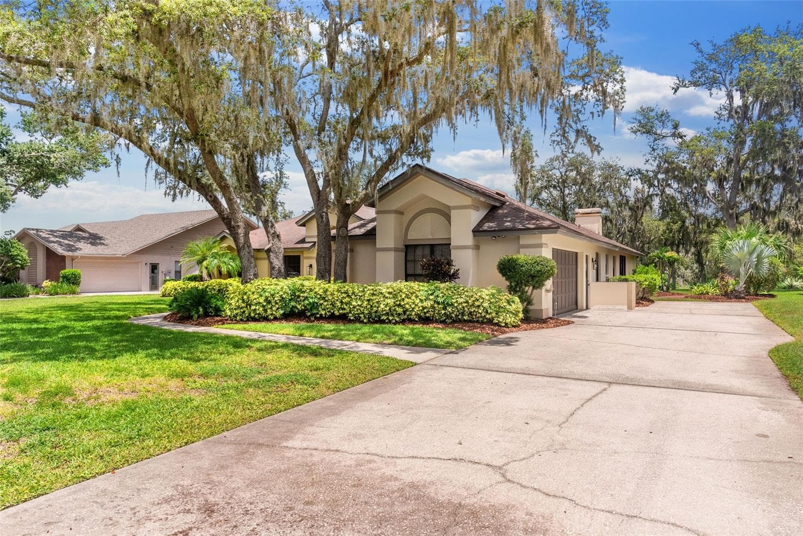 2702 Pine Club Dr photo 3