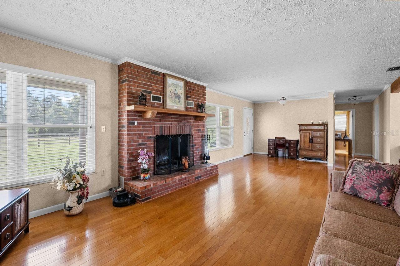38730 Mickler Rd photo 3