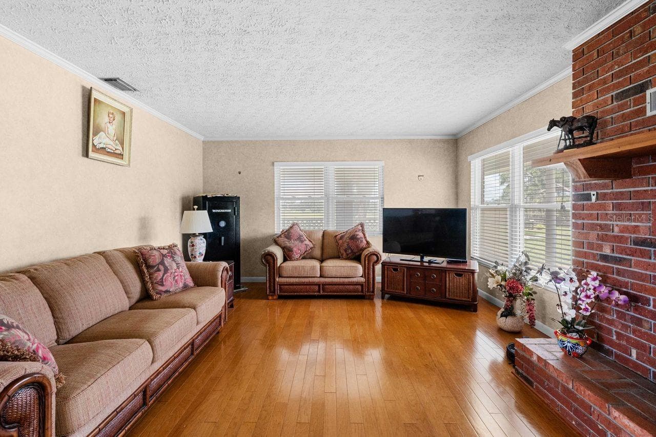 38730 Mickler Rd photo 4