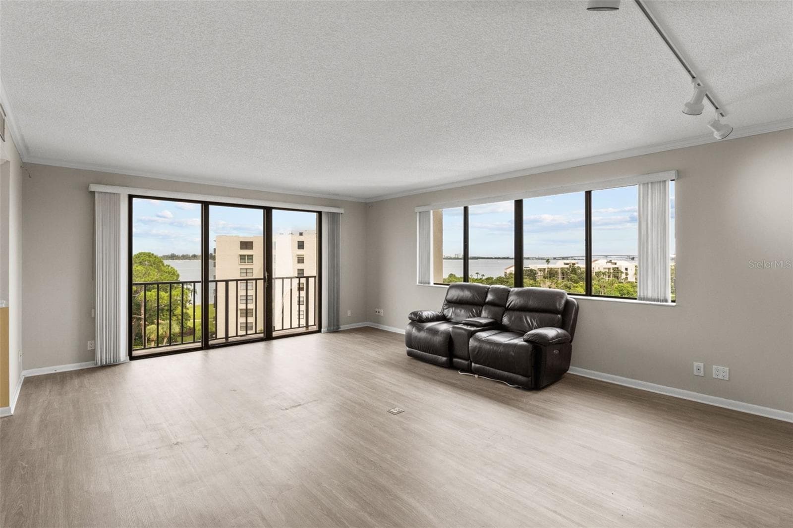 150 Belleview Blvd #507 photo 3