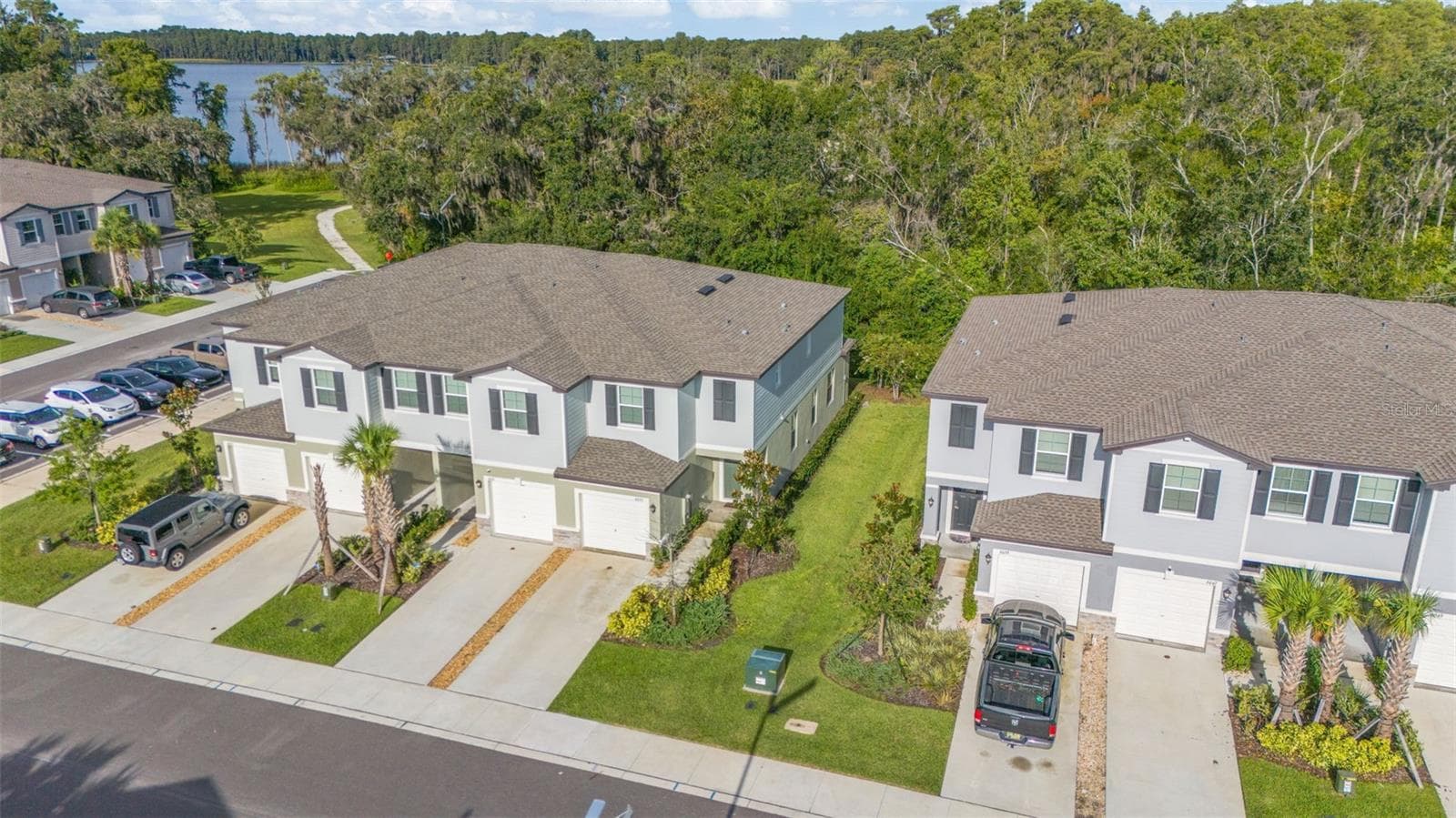 6033 Acara Ln photo 4