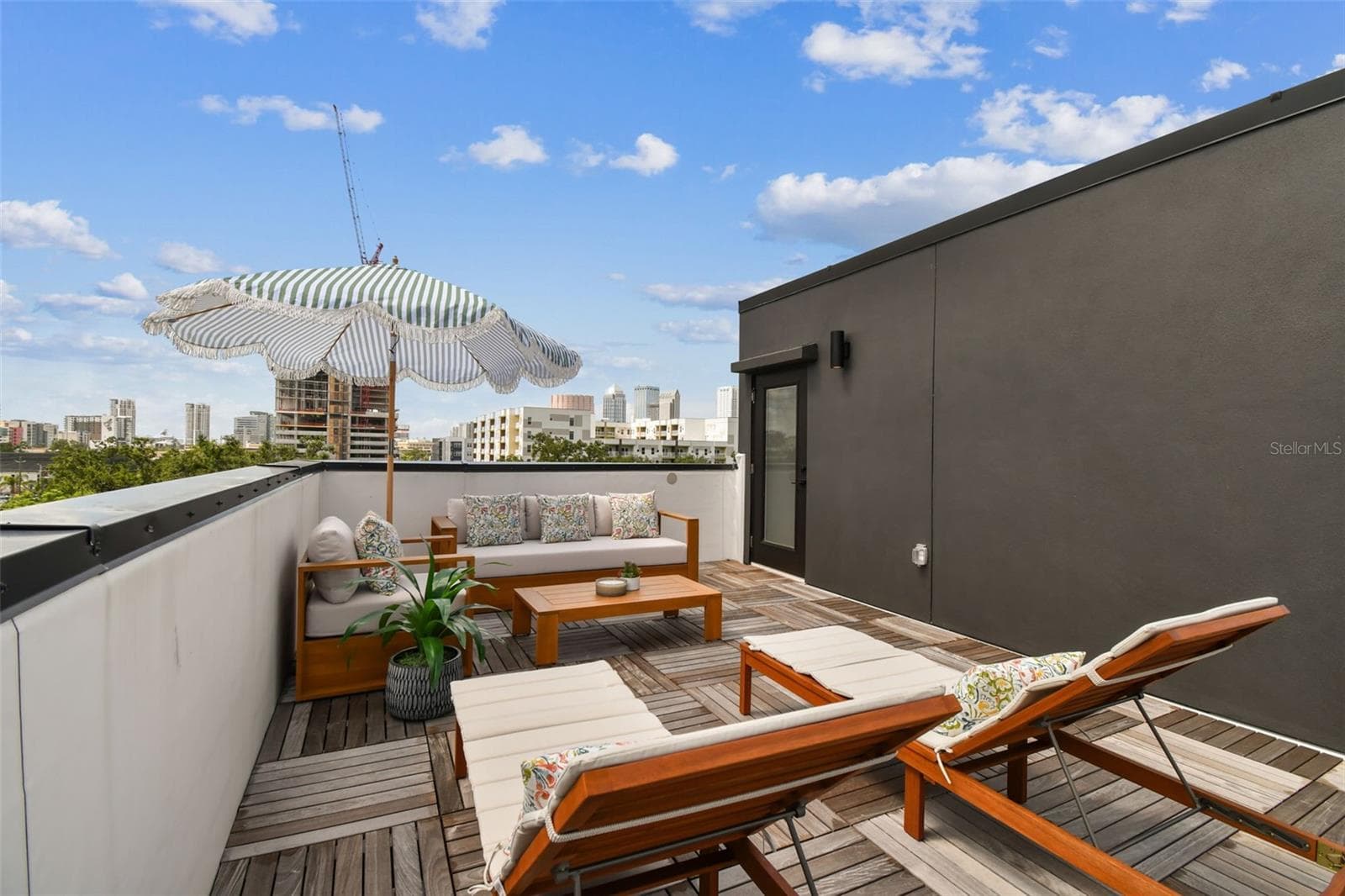 1218 E Kay St #21