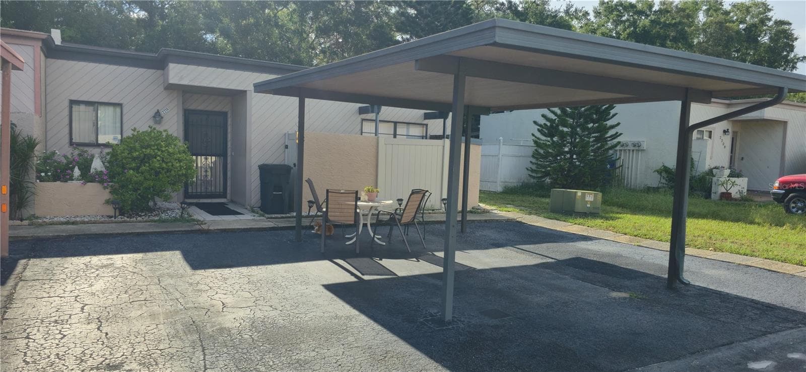 2214 Oak Wind Dr photo 3