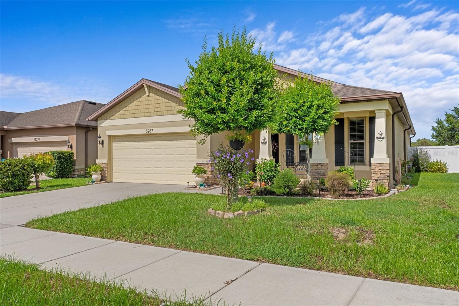 15287 Stone House Dr photo 4