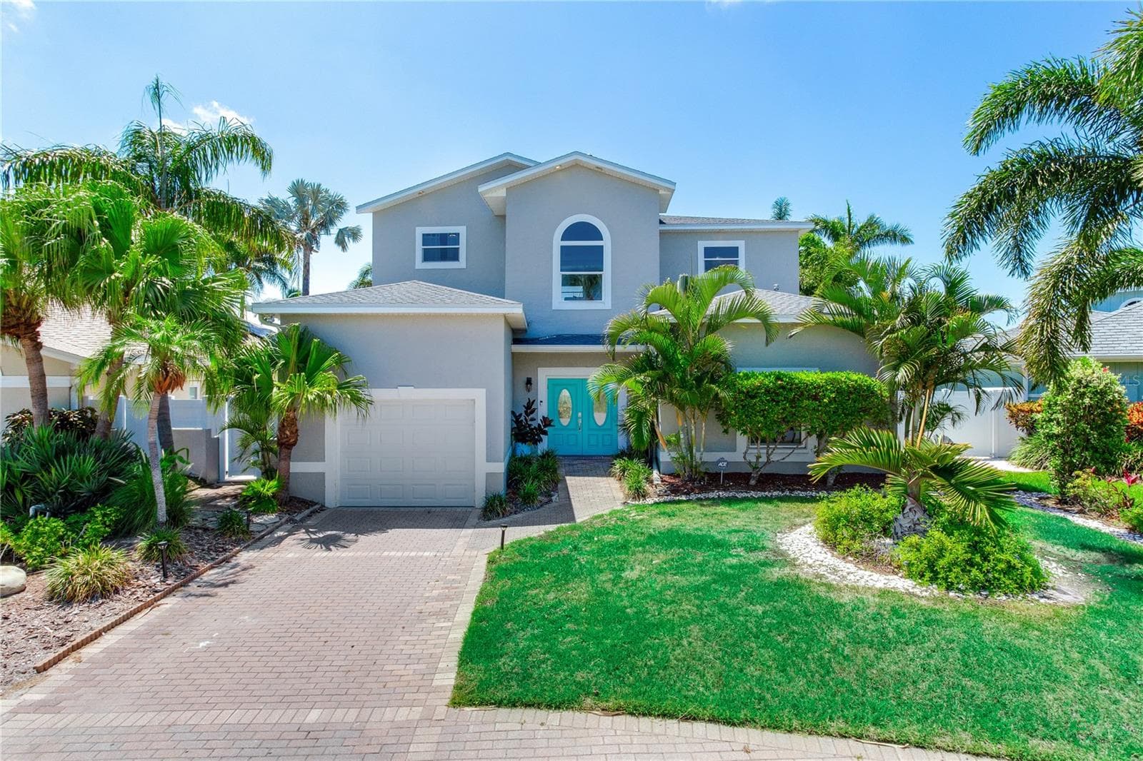 17081 Dolphin Dr