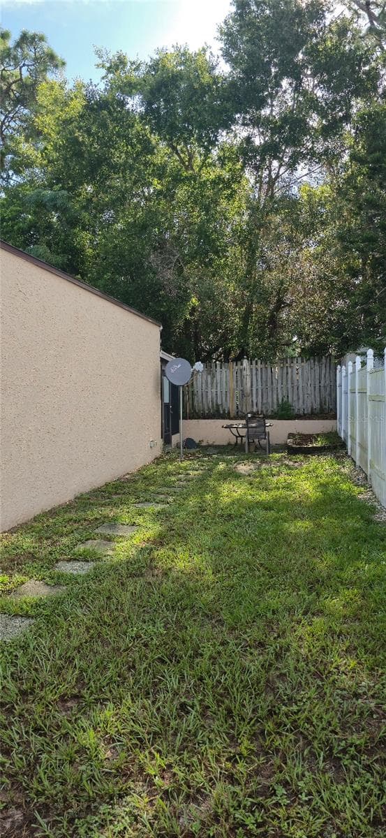 2214 Oak Wind Dr photo 4