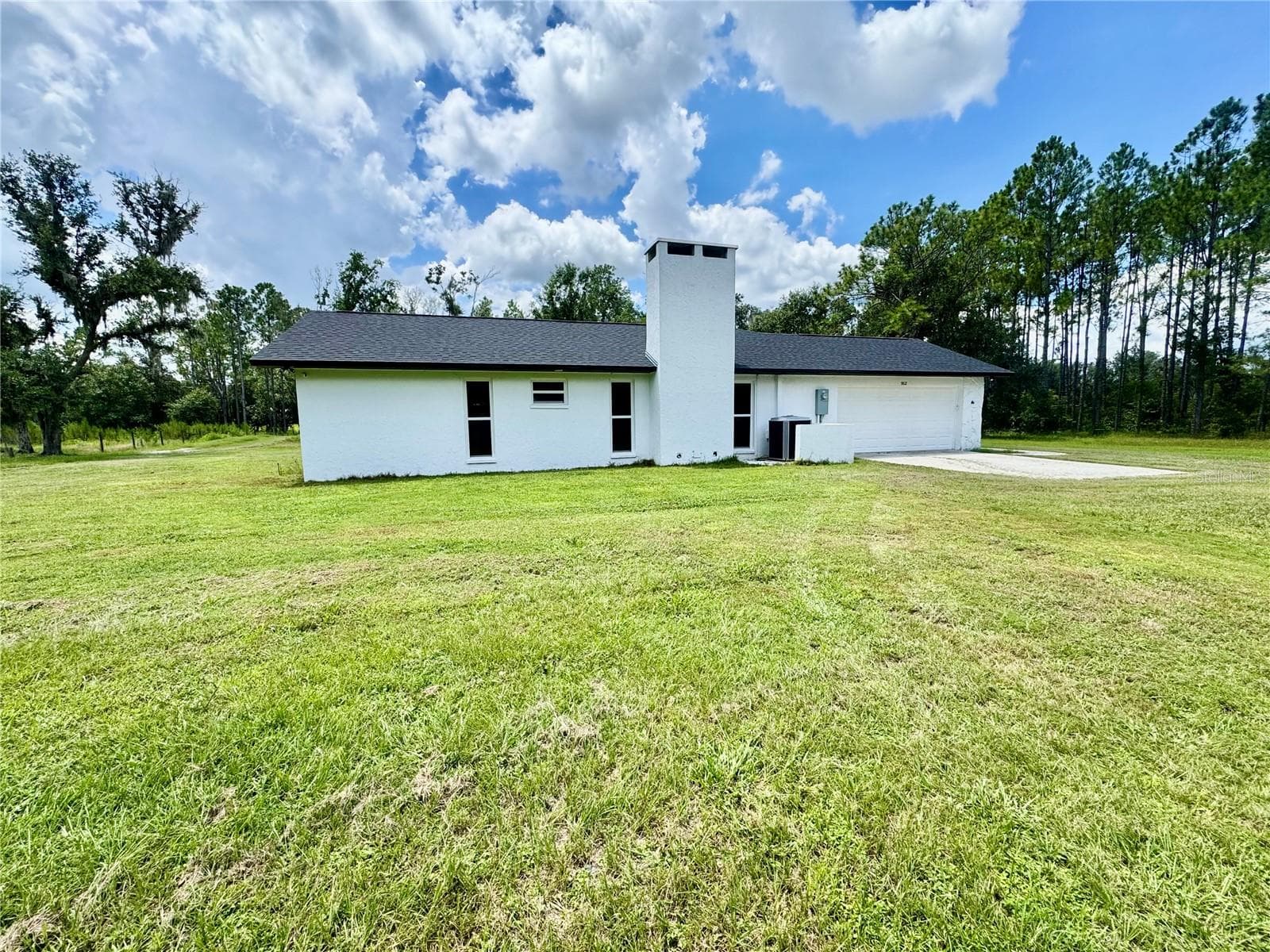 5812 N Dormany Rd photo 3