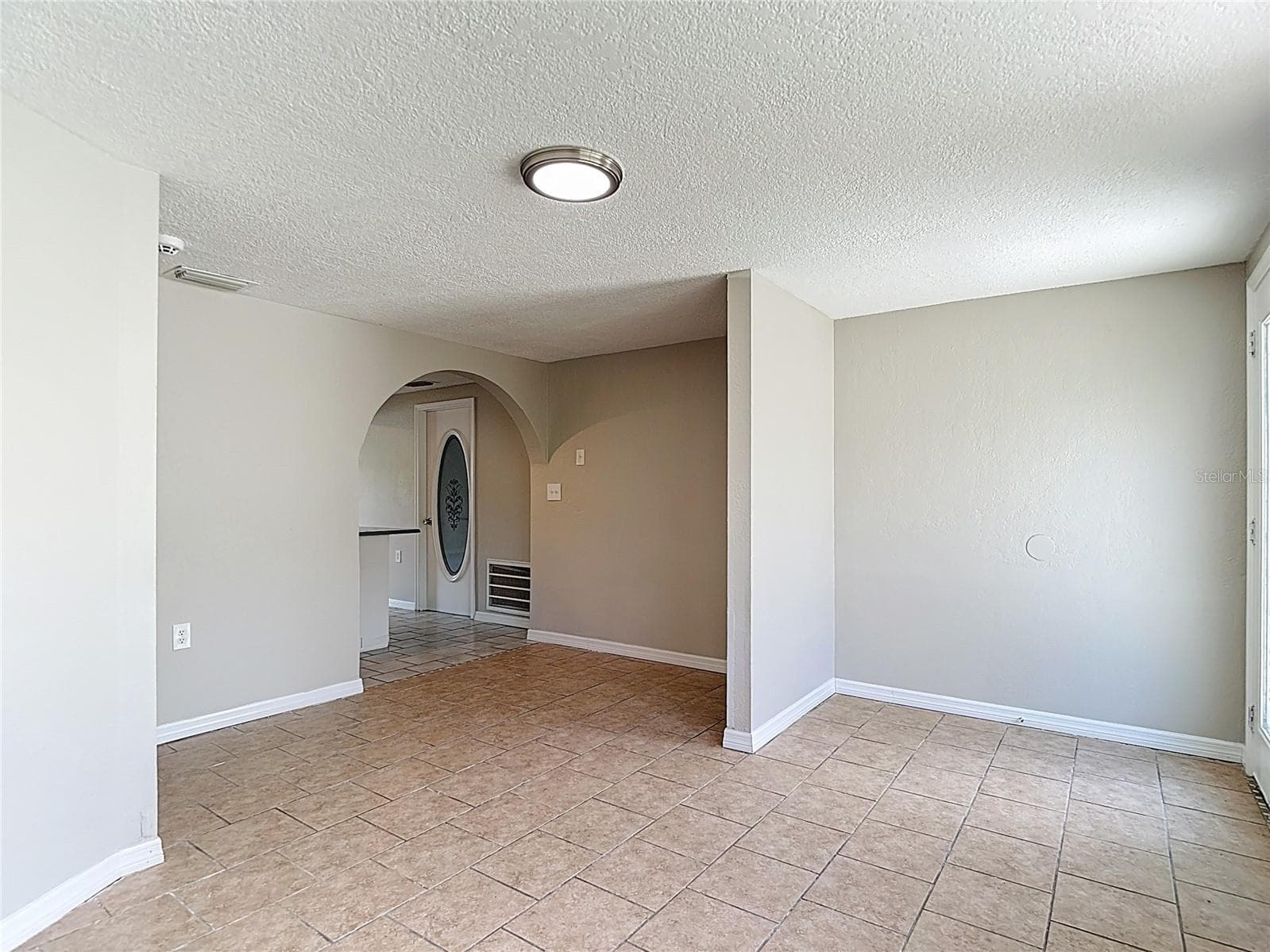 7827 Butler Ave photo 5