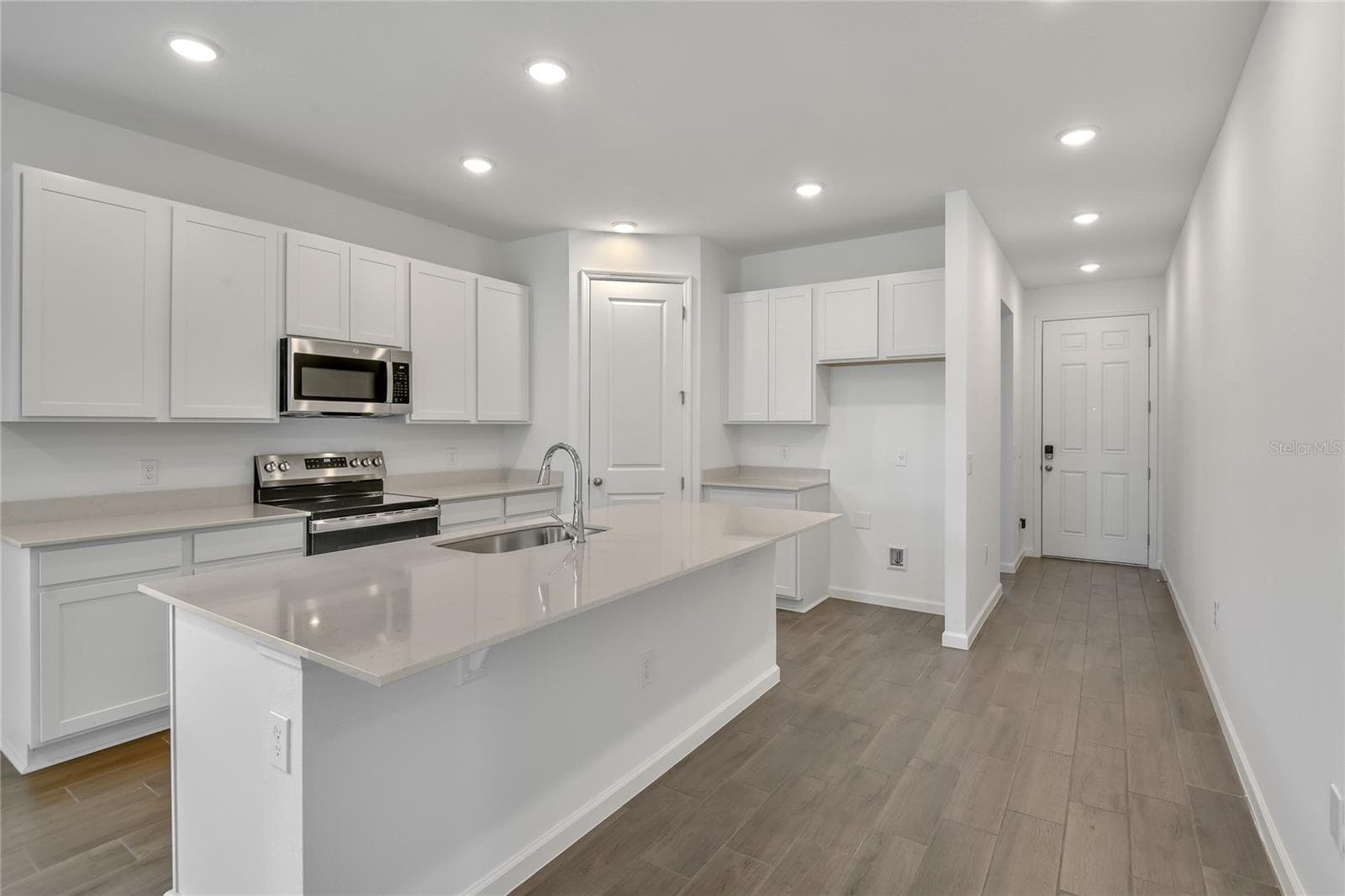 5147 Kinsley Dr photo 3