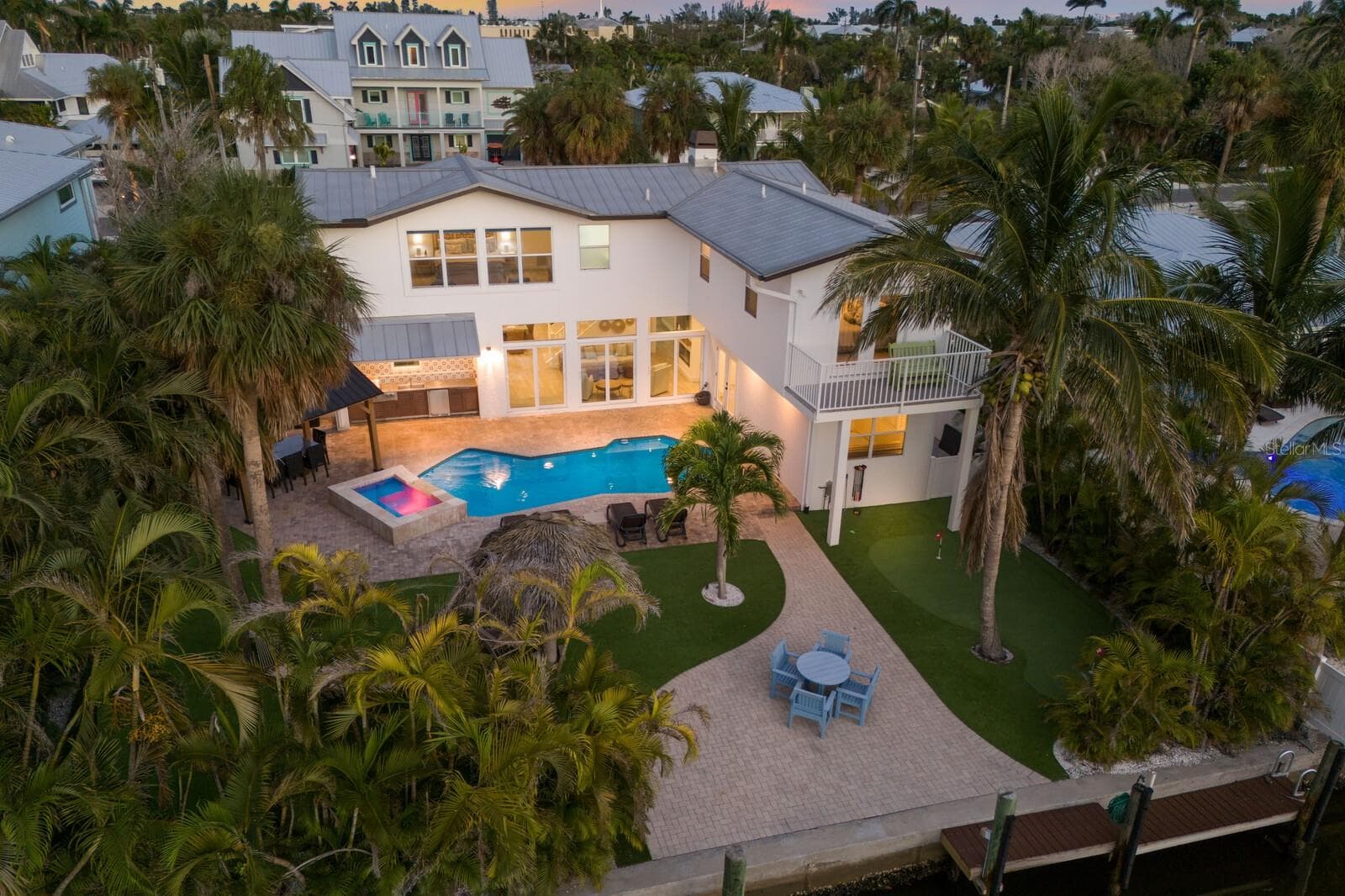 212 Oak Ave