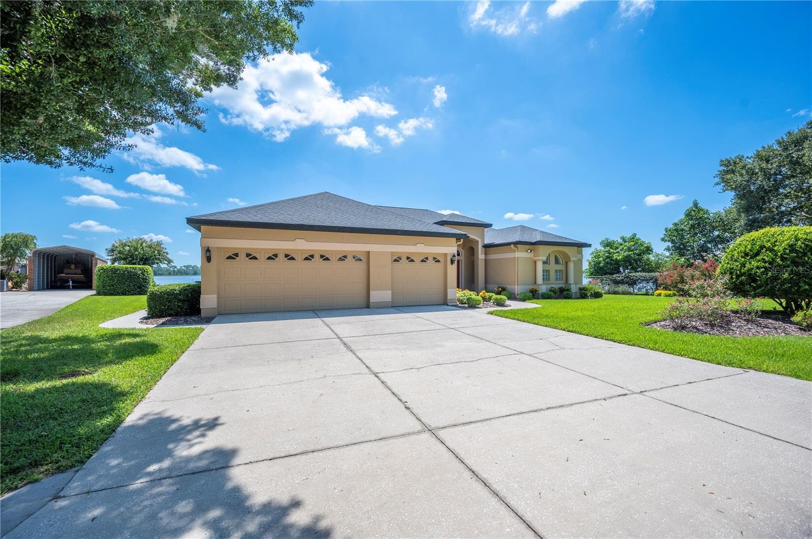102 Bayberry Dr photo 4