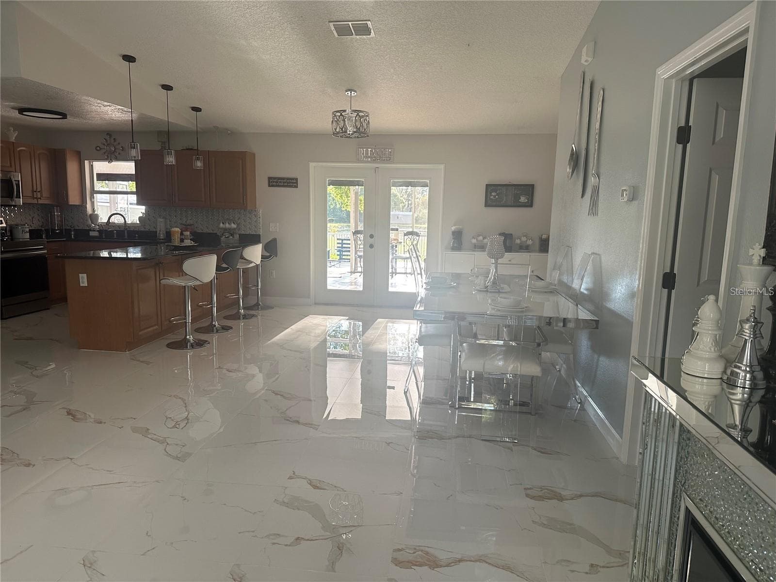 10520 Henderson Rd photo 4