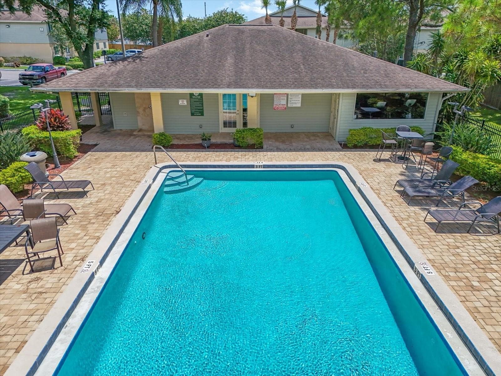638 Golden Raintree Pl photo 3