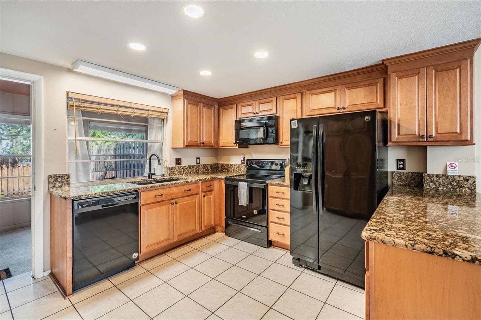14631 Lake Forest Dr photo 4