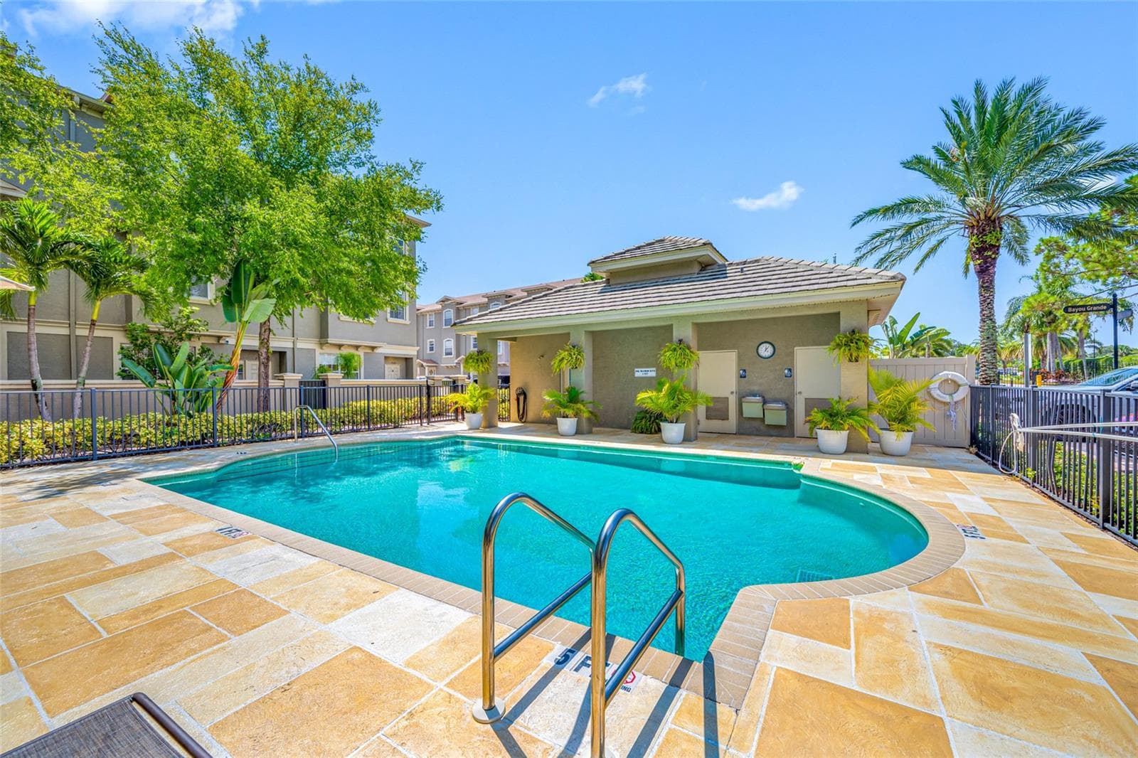 7125 102nd Ln