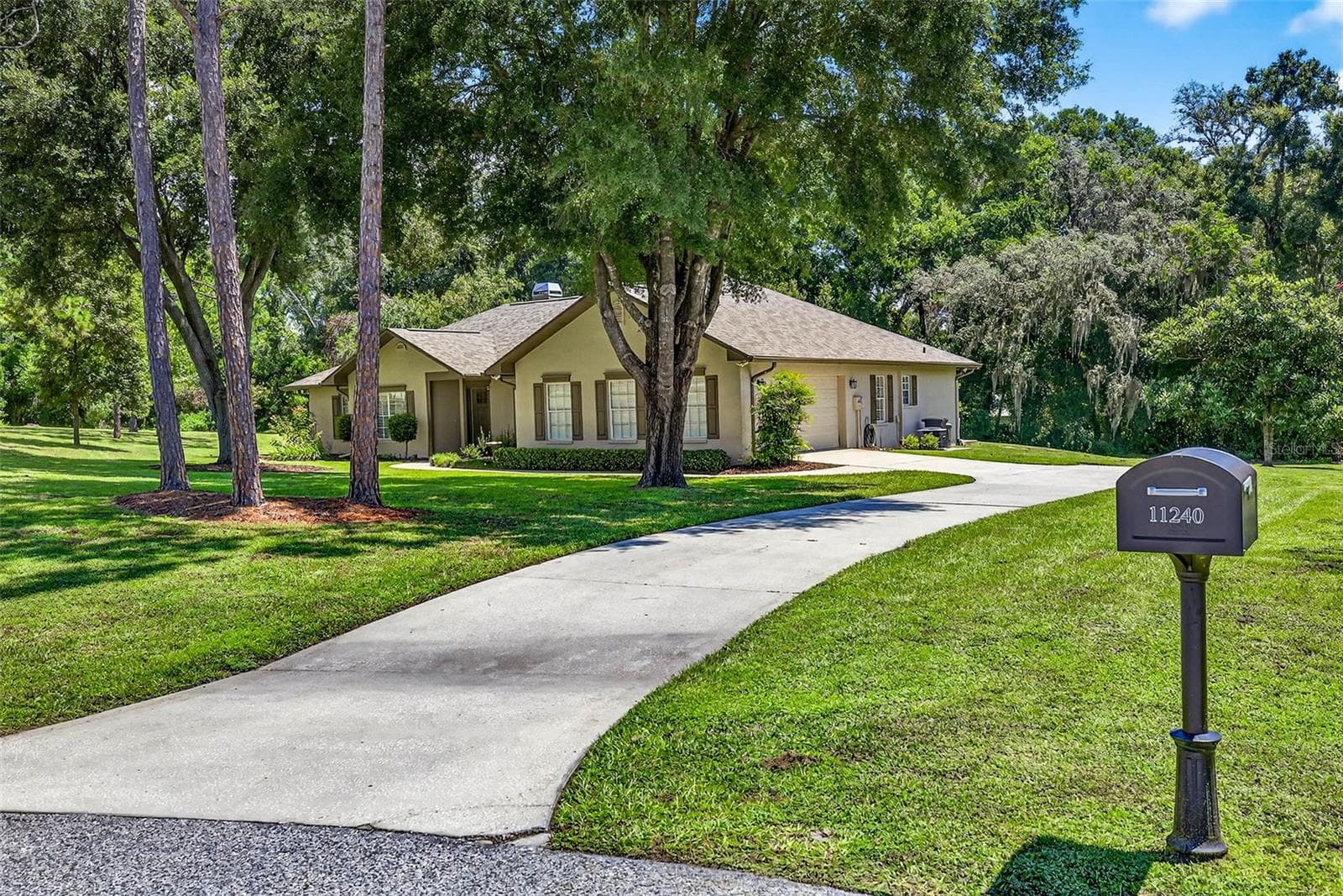 11240 Grandview Dr
