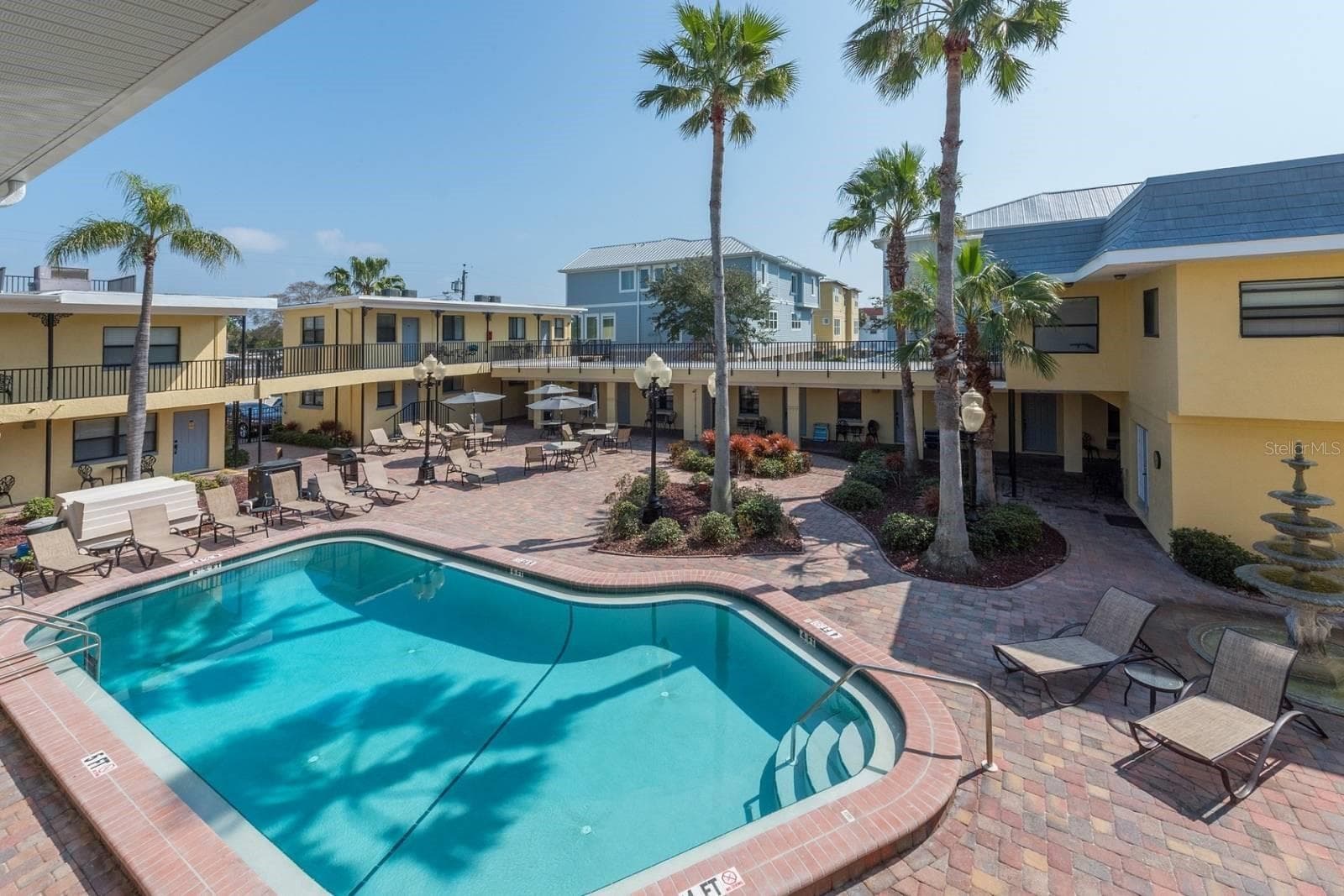 16333 Gulf Blvd #204 photo 3