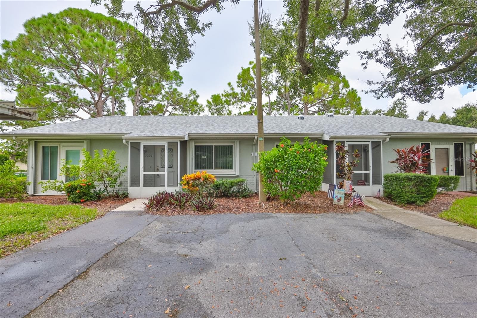 2206 Horsham Pl