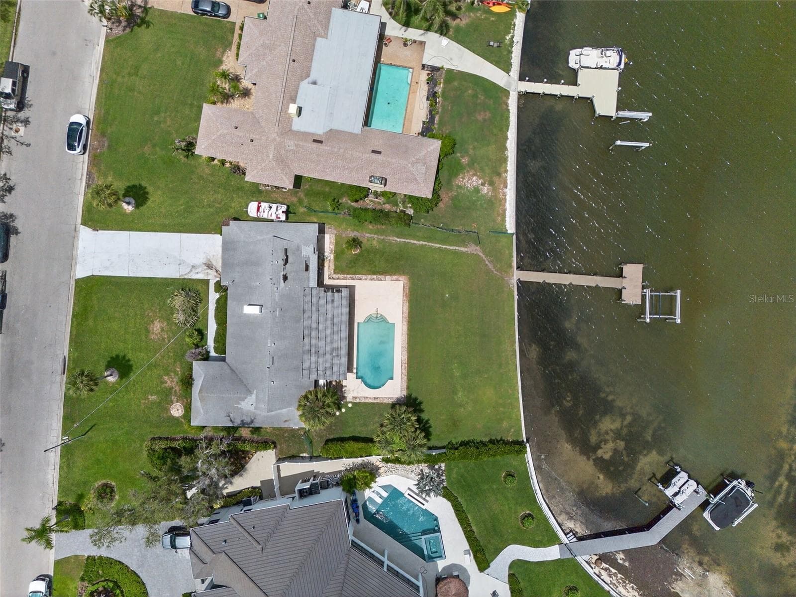377 S Shore Dr photo 3