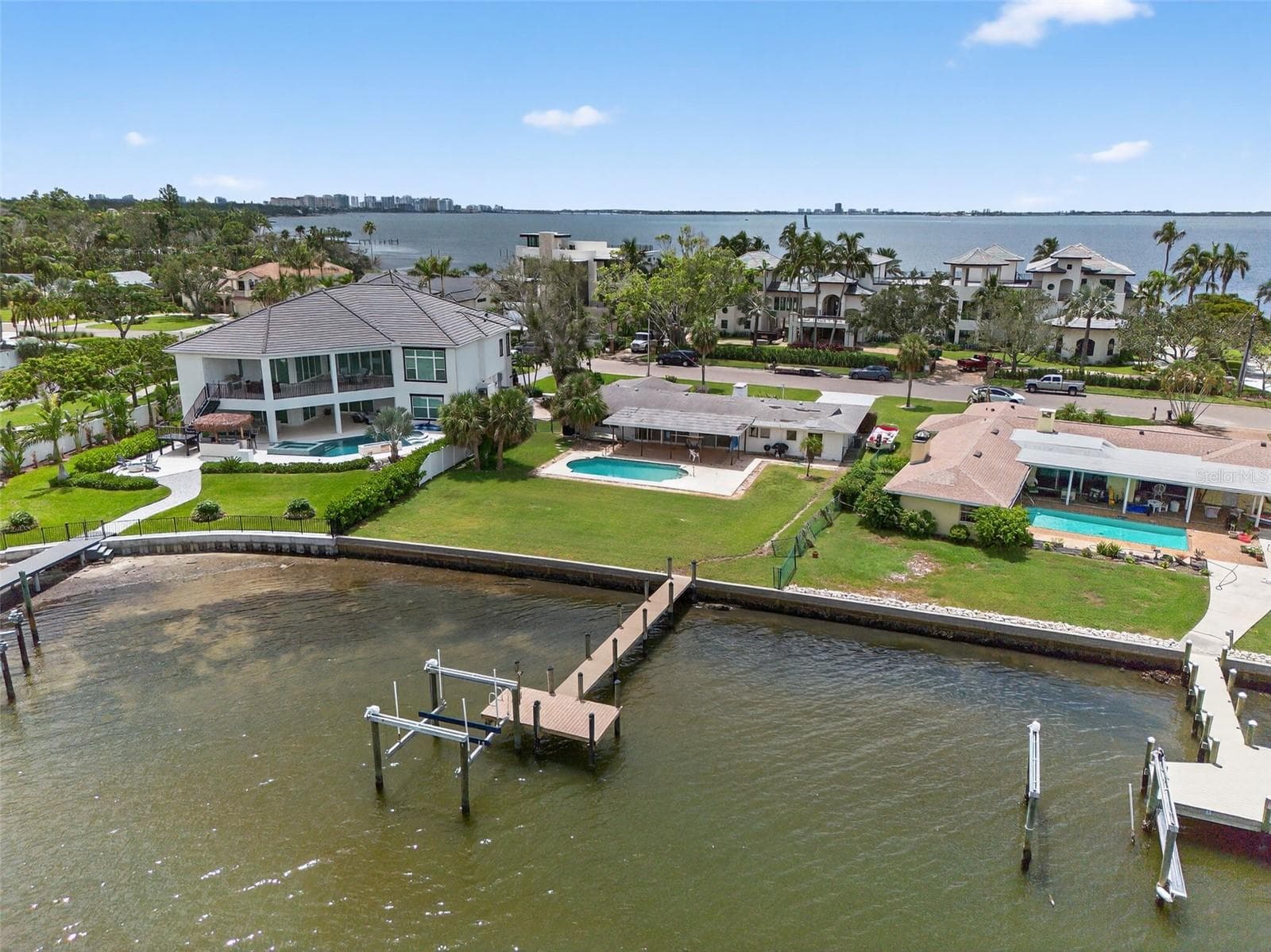 377 S Shore Dr photo 5