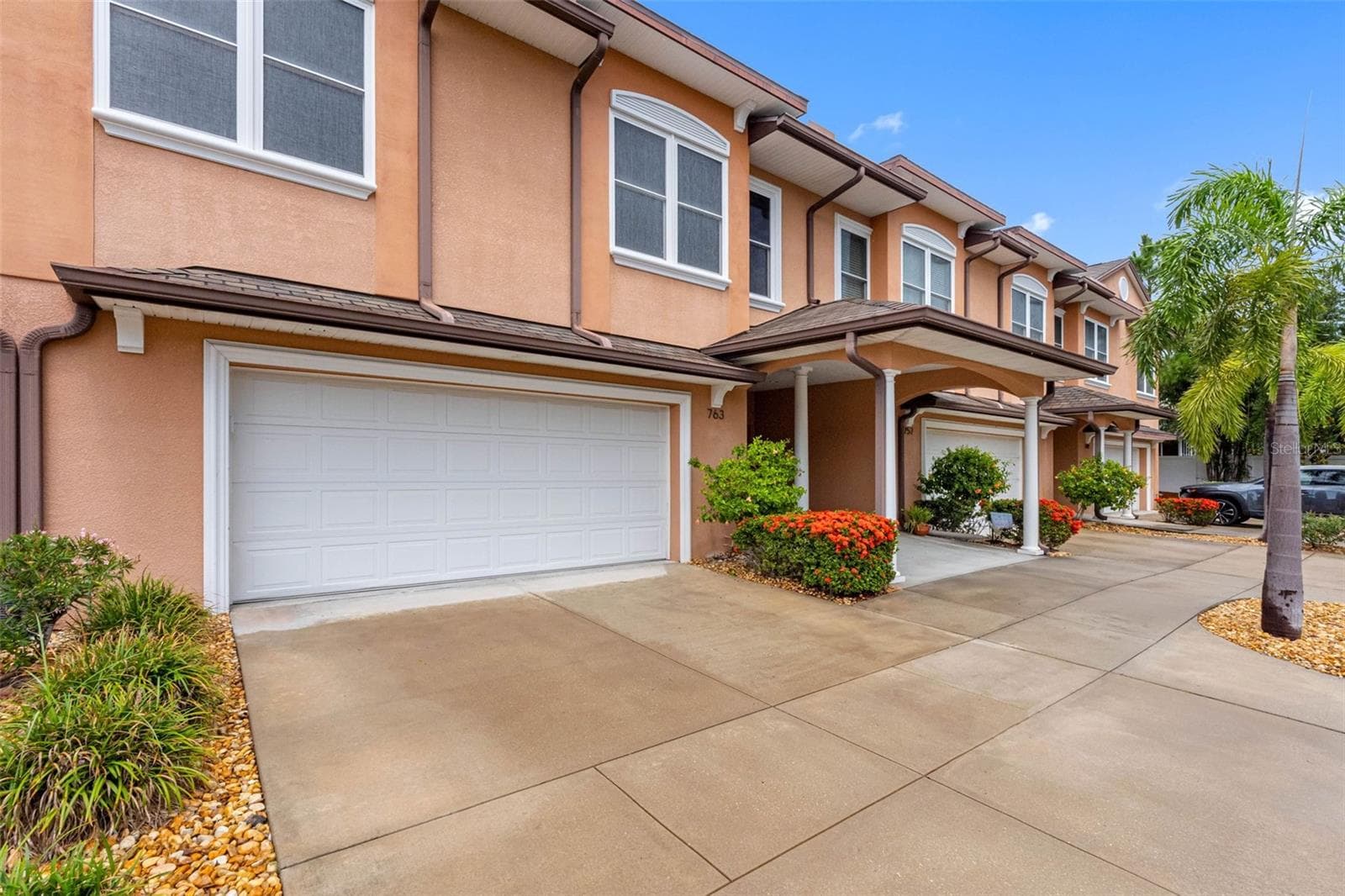 763 Date Palm Ln photo 3