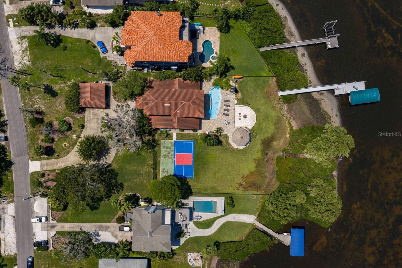 1632 Sea Breeze Dr photo 4