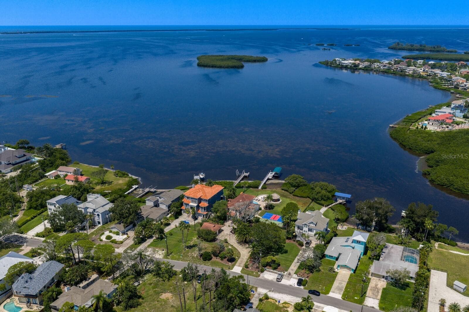 1632 Sea Breeze Dr photo 3