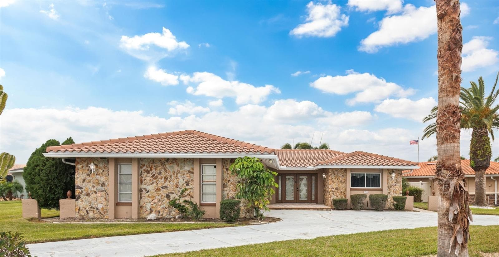 3734 Topsail Trl photo 3