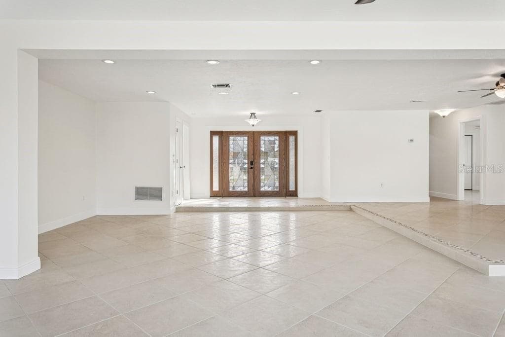 3734 Topsail Trl photo 5