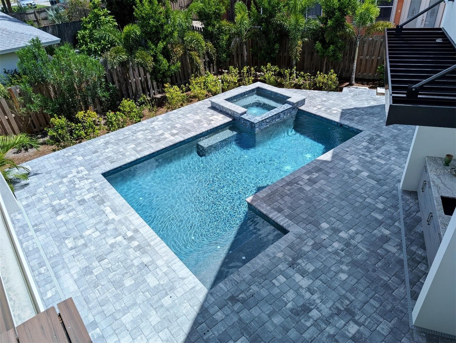 2110 Michele Dr photo 5