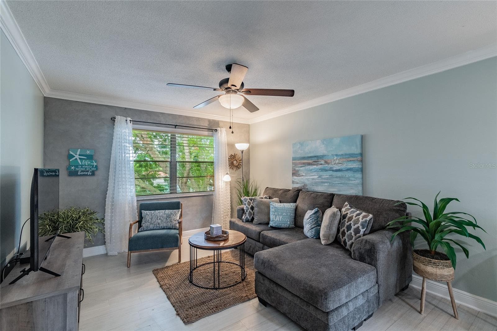 439 S Paula Dr #202 photo 4