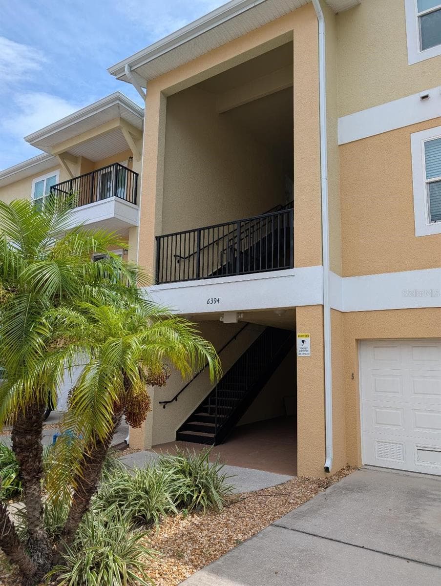 6394 Banyan Blvd #204 photo 3