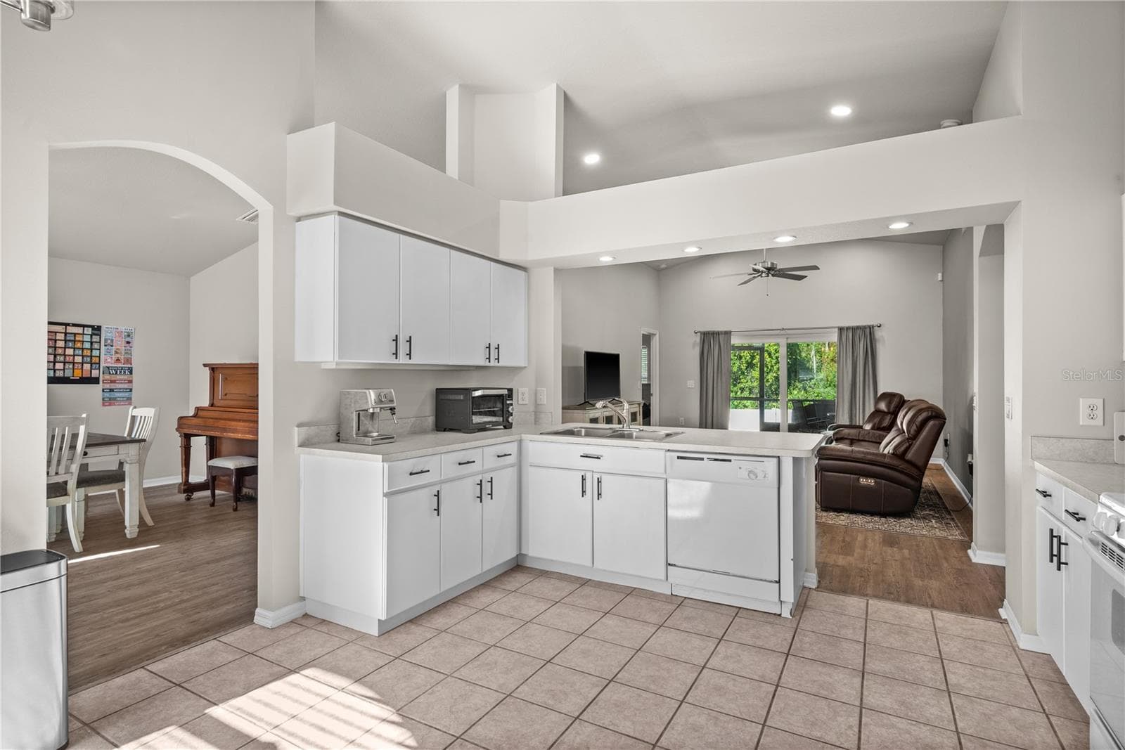 31308 Wrencrest Dr photo 4