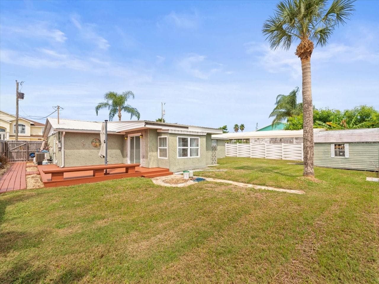 3408 Crape Myrtle Dr photo 4