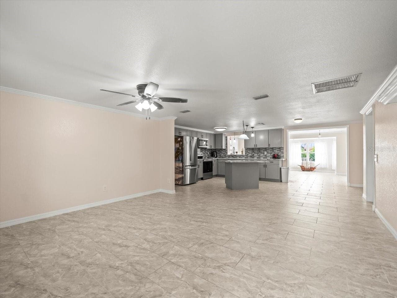 3408 Crape Myrtle Dr photo 5