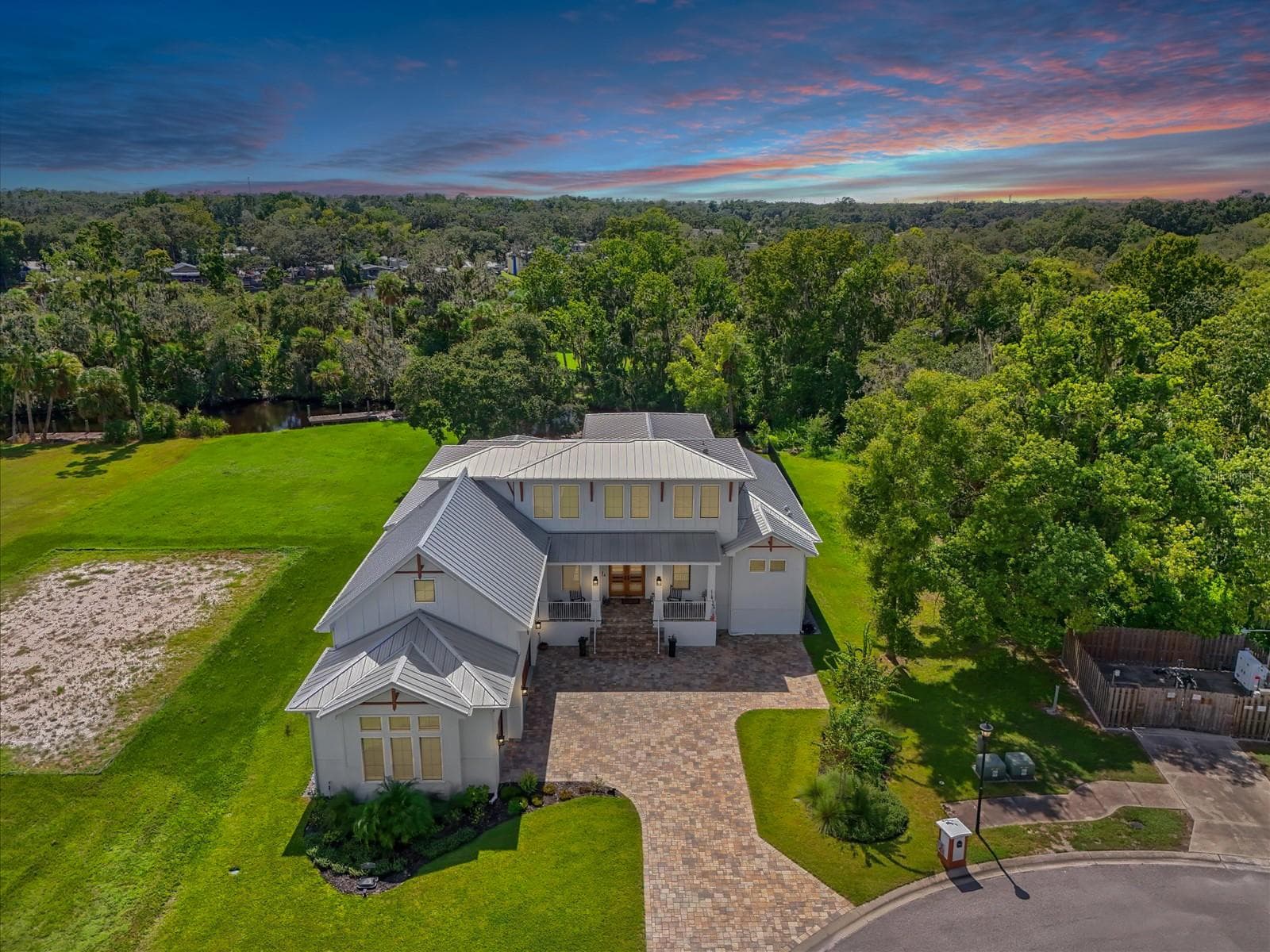 8317 Alafia Pointe Dr photo 3