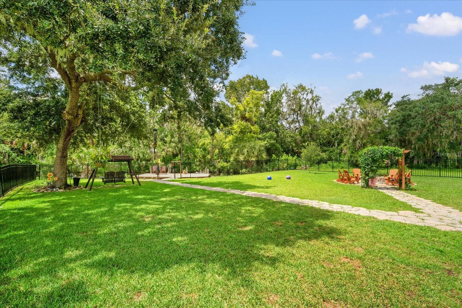 8317 Alafia Pointe Dr photo 5