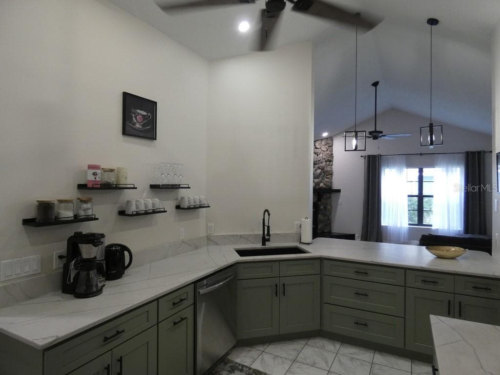 6534 Foxmoor Dr photo 4